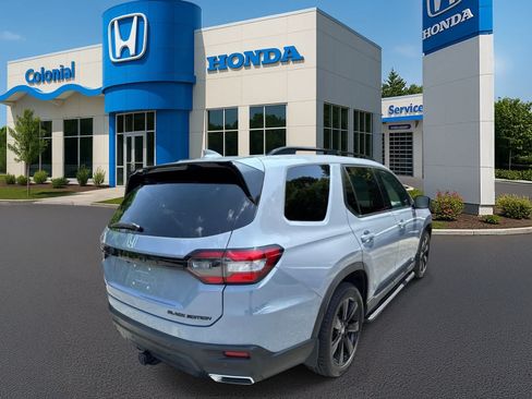Used 2025 Honda Pilot Black Edition image 6