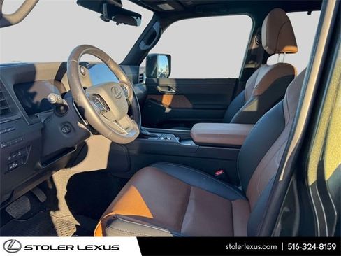 Used 2024 Lexus GX 550 image 17