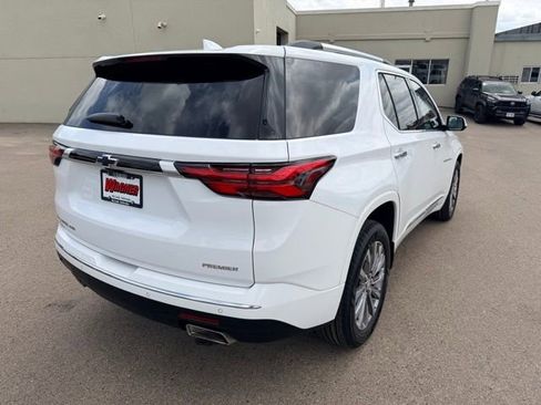 Used 2022 Chevrolet Traverse Premier AWD/4WD image 3