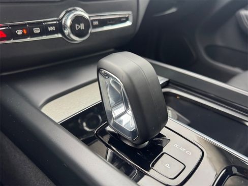 Certified 2025 Volvo XC60 B5 Plus image 16