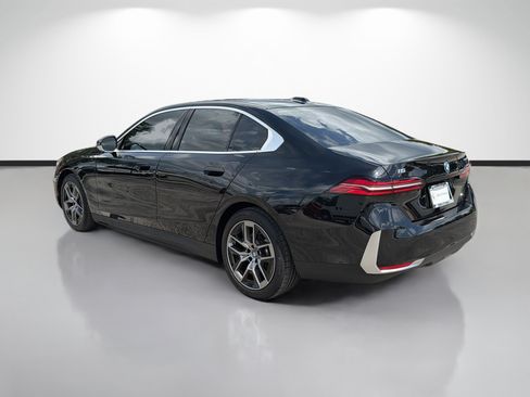 Used 2024 BMW i5 eDrive40i w/ Premium Package RWD image 5
