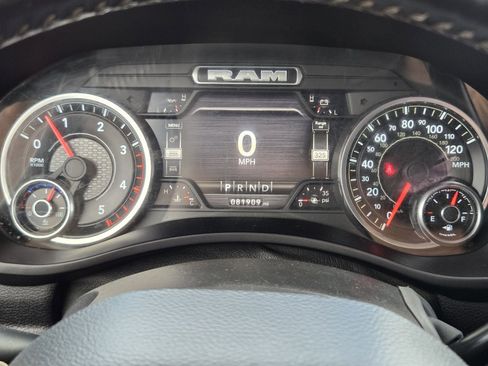 Used 2022 RAM 3500 Big Horn w/ Night Edition AWD/4WD image 18