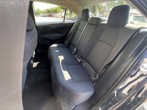 Used 2025 Toyota Corolla LE FWD image 30