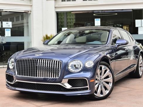 Used 2021 Bentley Flying Spur V8 image 8