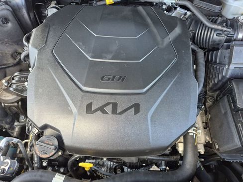 Used 2024 Kia Telluride SX w/ Towing Package AWD/4WD image 18