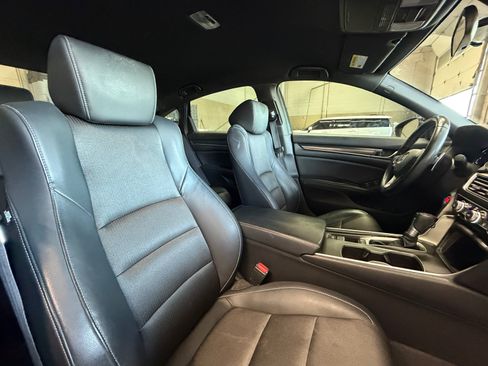 Used 2018 Honda Accord Sport image 19