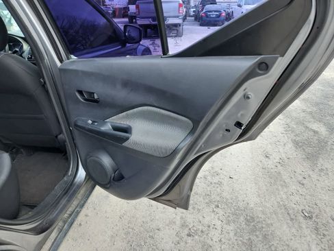 Used 2020 Nissan Kicks S image 24