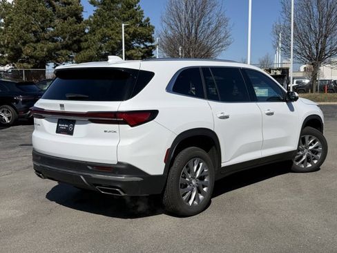 Used 2025 Buick Enclave Preferred image 5