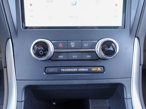 Used 2022 Ford Edge SE w/ Black Appearance Package AWD/4WD image 23
