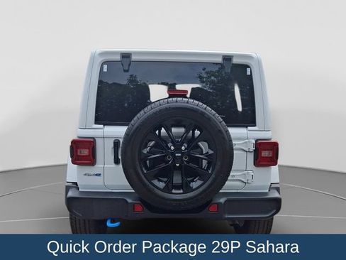 Used 2024 Jeep Wrangler Unlimited Sahara w/ Technology Group AWD/4WD image 6
