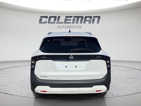 New 2026 Nissan Kicks SV w/ SV Premium Package FWD image 4