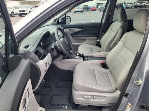 Used 2017 Honda Pilot Touring image 12