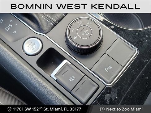 Used 2022 Volkswagen Atlas Cross Sport SEL R-Line image 28