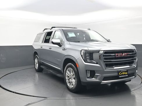 Used 2023 GMC Yukon XL SLT AWD/4WD image 4