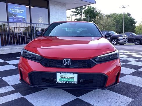 Used 2025 Honda Civic Sport image 3