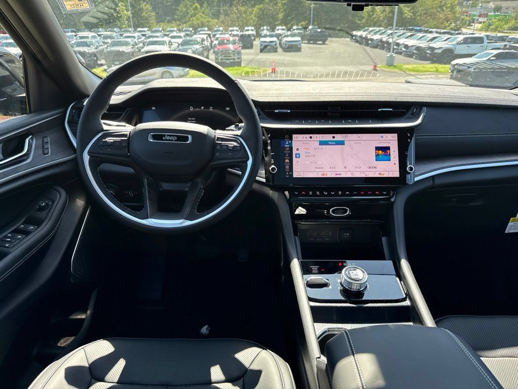 New 2027 Jeep Grand Cherokee Limited AWD/4WD image 21