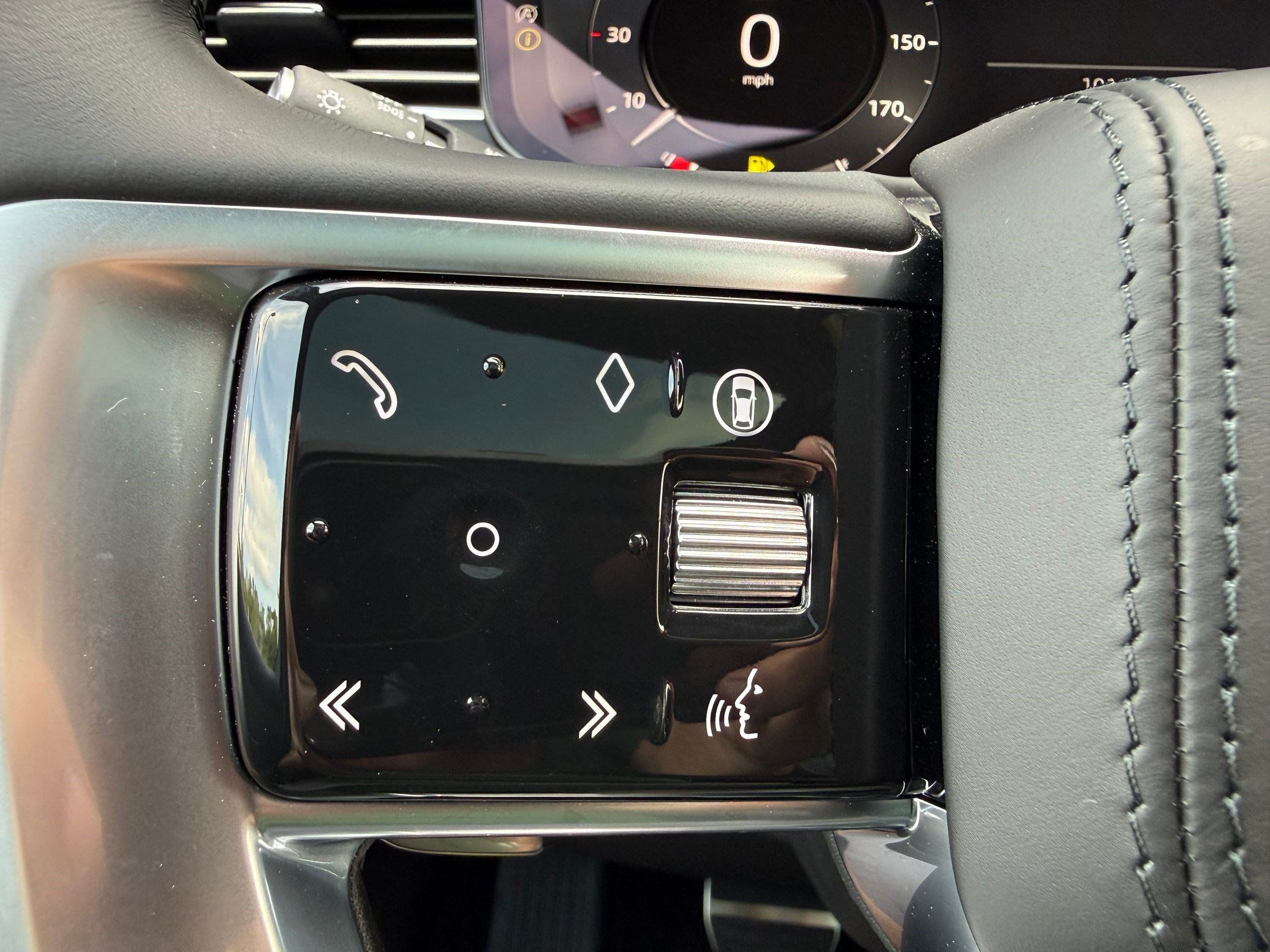New 2026 Land Rover Range Rover SE AWD/4WD image 16