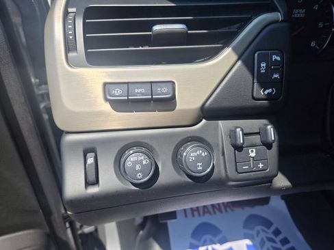 Used 2017 GMC Yukon Denali w/ Open Road Package AWD/4WD image 19