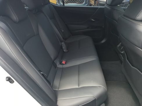 Used 2025 Lexus ES 350 w/ Premium Package FWD image 32