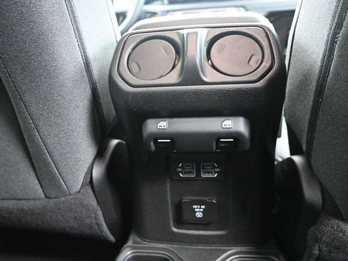 Used 2025 Jeep Wrangler Unlimited Sahara AWD/4WD image 44