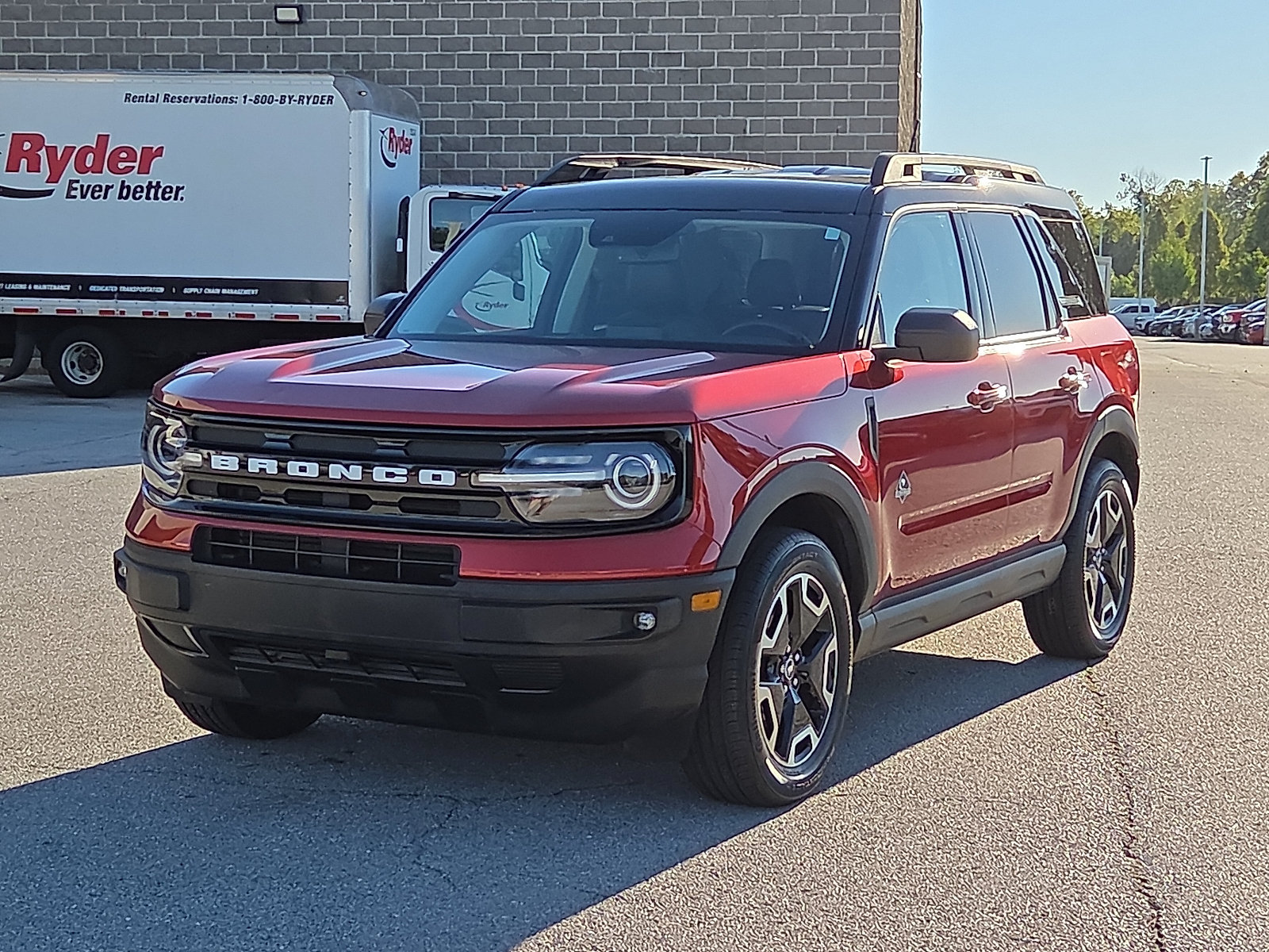 Used 2022 Ford Bronco Sport Outer Banks w/ Tech Package AWD/4WD image 2