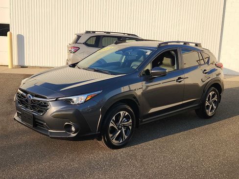 Used 2024 Subaru Crosstrek 2.0i Premium image 2