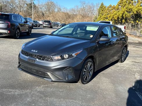 Used 2017 Hyundai Santa Fe Limited image 7