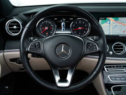 Used 2017 Mercedes-Benz E 300 4MATIC image 40