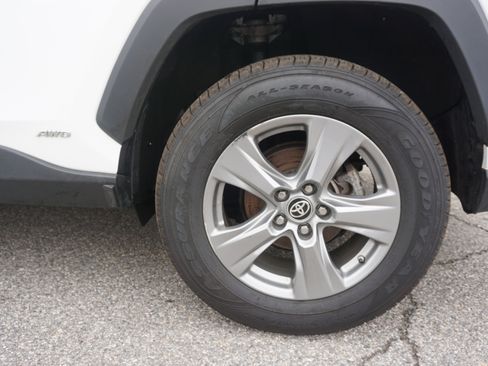 Used 2022 Toyota RAV4 LE image 6