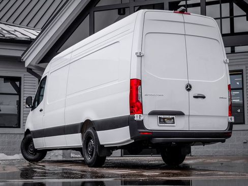 Used 2026 Mercedes-Benz Sprinter 2500 image 2