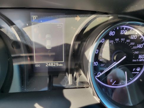 Used 2018 Toyota Camry LE image 16