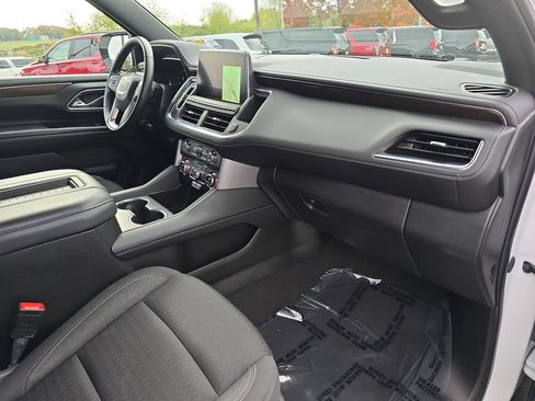 Used 2024 GMC Yukon XL SLE image 32