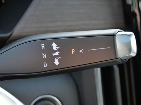 Used 2024 GMC Acadia Denali w/ Super Cruise Package image 23