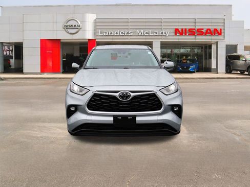 Used 2023 Toyota Highlander L image 8