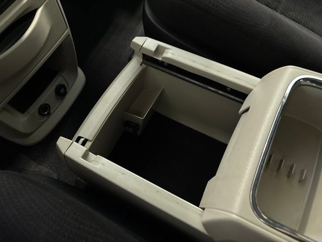 Used 2011 Dodge Grand Caravan Crew FWD image 25