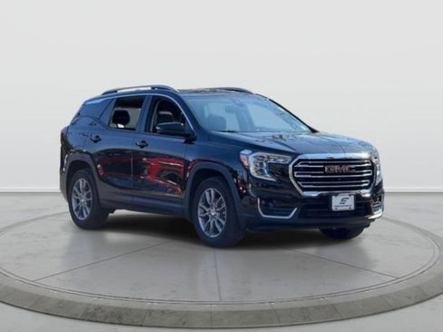 Used 2022 GMC Terrain SLT w/ Infotainment Package II image 1