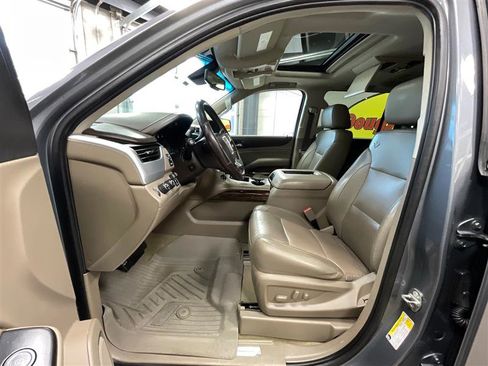 Used 2018 GMC Yukon XL SLT w/ Premium Edition AWD/4WD image 11