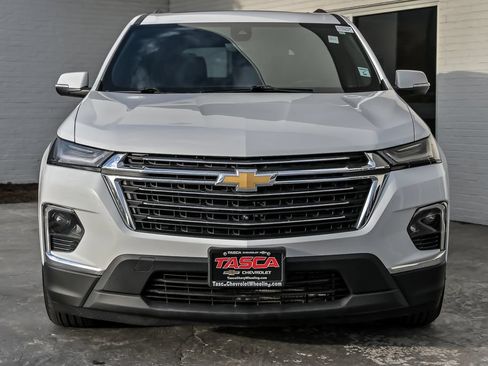 Used 2023 Chevrolet Traverse LT w/ LT Premium Package AWD/4WD image 5
