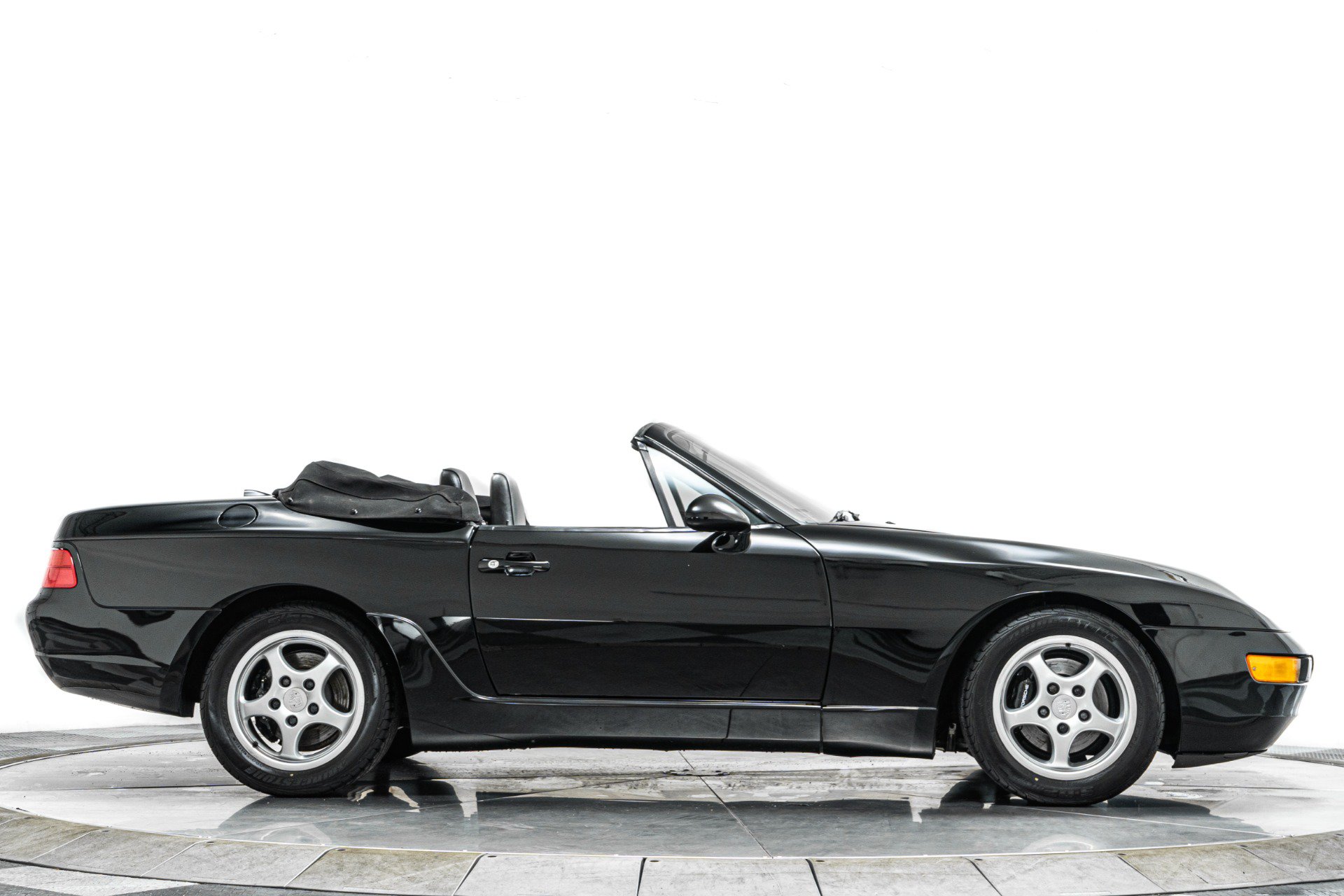 Used 1992 Porsche 968 Cabriolet RWD image 45