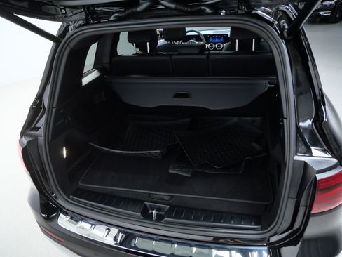 Certified 2026 Mercedes-Benz GLB 250 4MATIC image 7