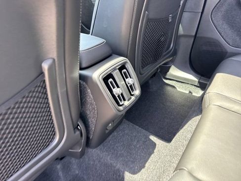 New 2025 Volvo XC40 B5 Core w/ Protection Package Premier image 21