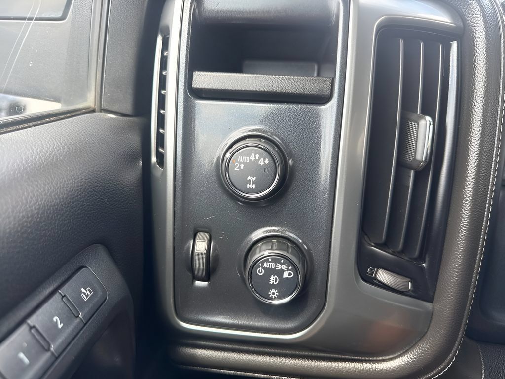 Used 2017 Chevrolet Silverado 1500 LTZ Z71 w/ LTZ Plus Package AWD/4WD image 20