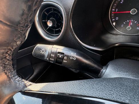 Used 2020 Kia Forte EX FWD image 32