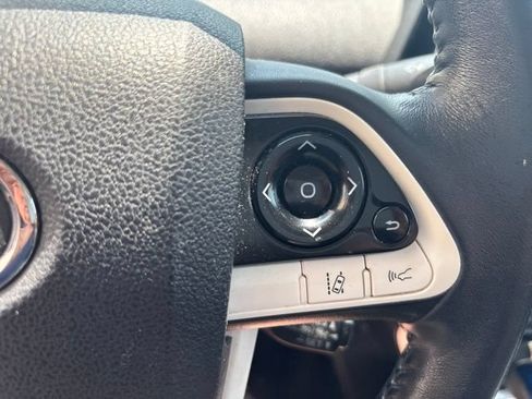 Used 2018 Toyota Prius Prime Premium FWD image 19