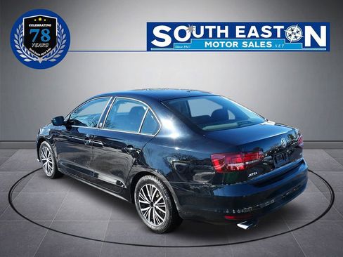 Used 2018 Volkswagen Jetta Wolfsburg Edition image 5