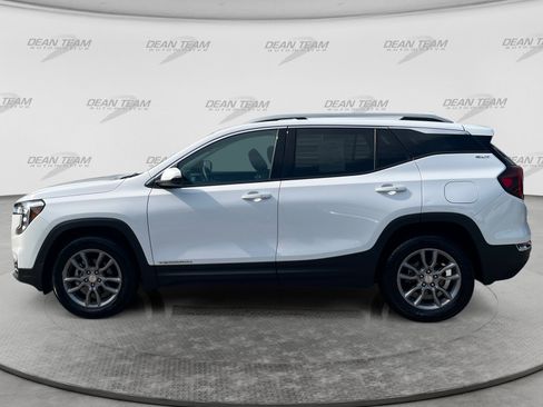 Used 2024 GMC Terrain SLT AWD/4WD image 4