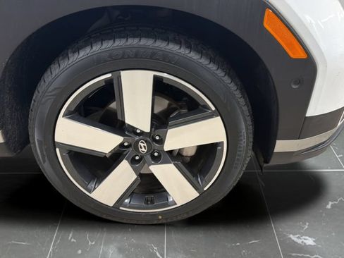 Used 2025 Hyundai Santa Fe Limited AWD/4WD image 14