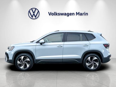 New 2026 Volkswagen Taos SE AWD/4WD image 2