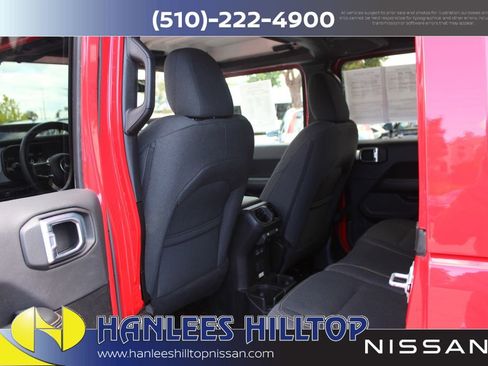 Used 2025 Jeep Wrangler Unlimited Sahara AWD/4WD image 13