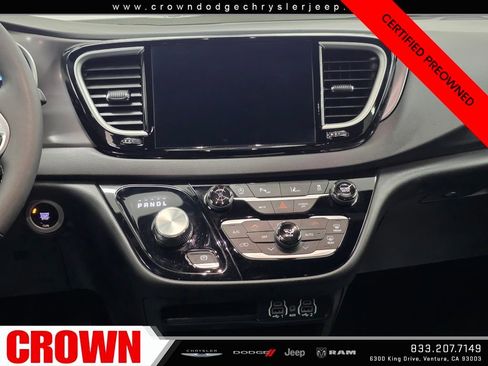 Certified 2025 Chrysler Pacifica Select image 18